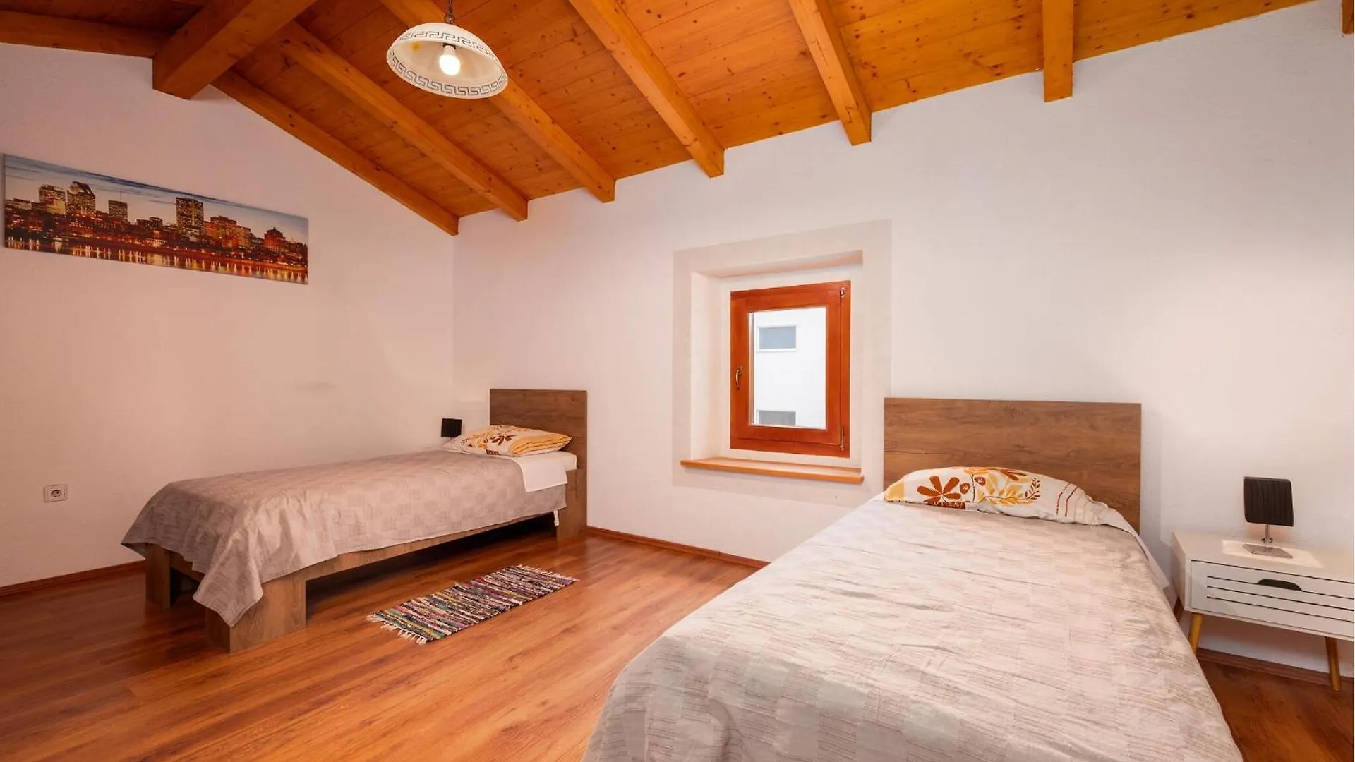 Awesome Apartment In Sisan With Kitchen