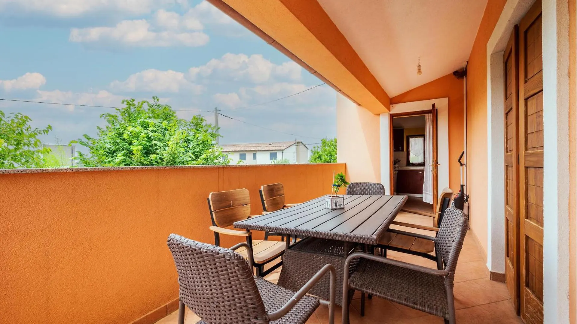 Awesome Apartment In Sisan With Kitchen
